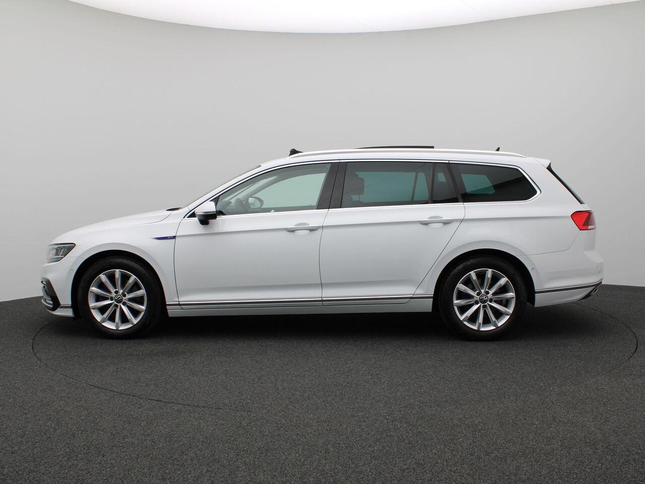 Volkswagen PASSAT Variant 1.4 TSI PHEV GTE Business 218PK DSG 360gr. Camera, Elektr. Achterklep, Digital Cockpit, Stoelverwarming, Keyless, 17" LM Velgen, Pano-Schuifdak, Adaptive cruise control