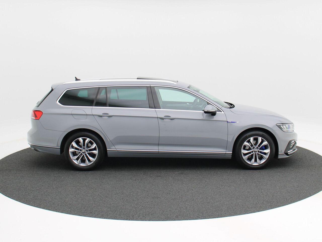 Volkswagen PASSAT Variant 1.4 TSi 218 Pk Automaat PHEV GTE Business | Panoramadak | 17 Inch | Winterpakket | Alcantara | Camera | Privacy Glass | 87.780 Km!!