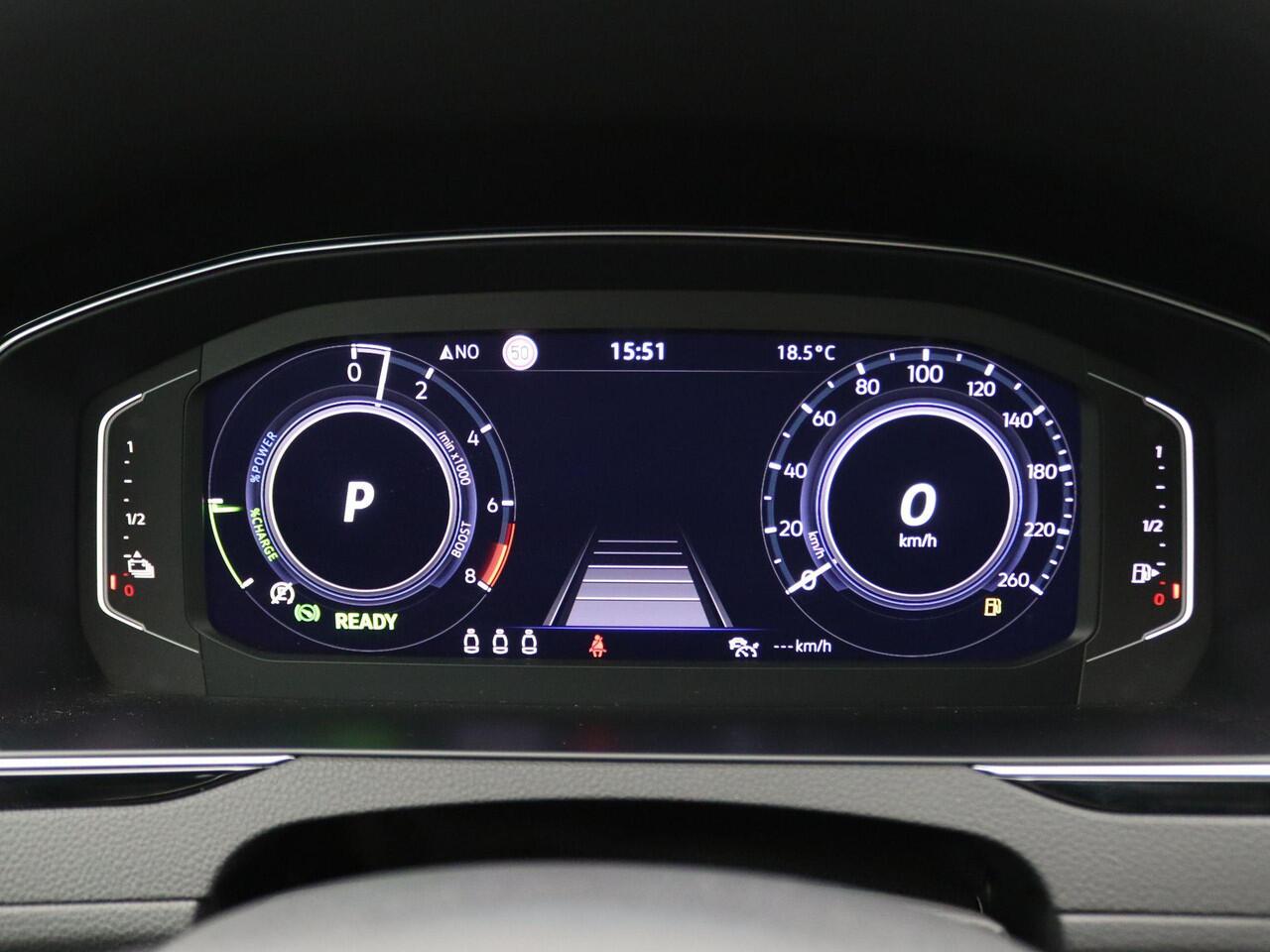 Volkswagen PASSAT Variant 1.4 TSI PHEV GTE Business 218PK DSG Achteruitrijcamera, Adaptieve Cruise Controle, Elektrische Achterklep, Stoelverwarming, Navi, 18" LM Velgen