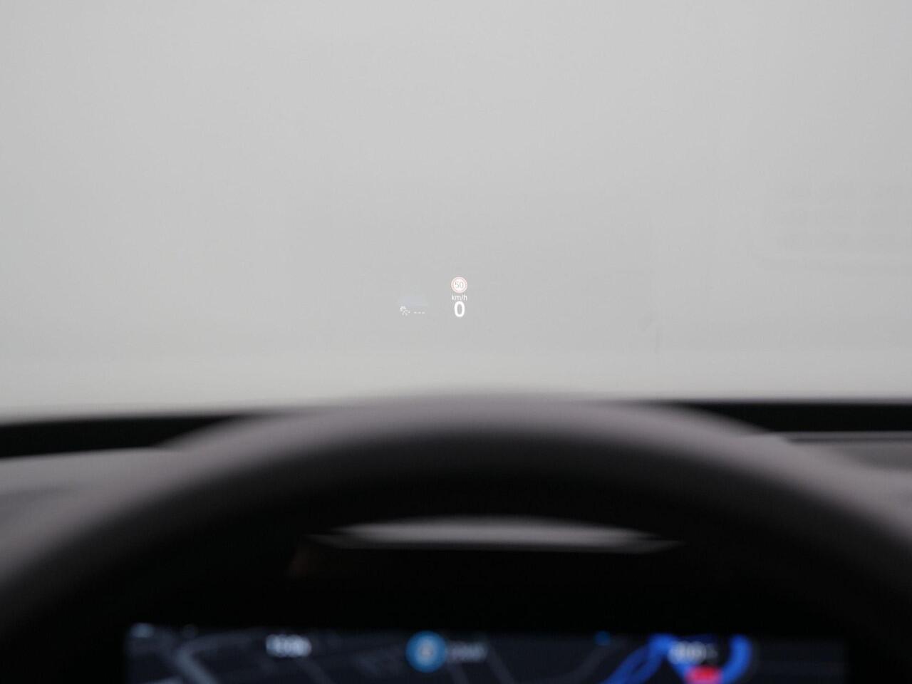 Volkswagen PASSAT Variant 1.5 eHybrid 272 pk DSG R-Line Edition | Panoramadak | Trekhaak | Adaptief onderstel | Head-up display | IQ Light | Achteruitrijcamera