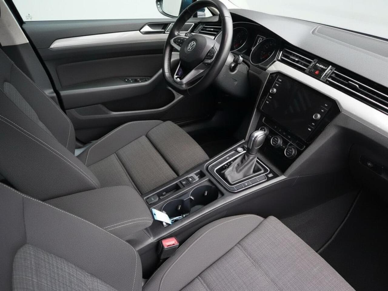 Volkswagen PASSAT Variant 1.5 TSI Comfort Business | NAP | Clima | Adapt. Cruise | Multimedia/Navi | LED | PDC V+A | Keyless |