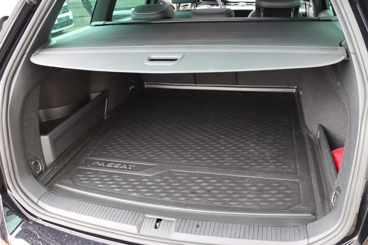 Volkswagen PASSAT Variant 1.4 TSI PHEV GTE Business DSG 218pk | Schuif\kanteldak | Leder | Ergo | Camera | CarPlay