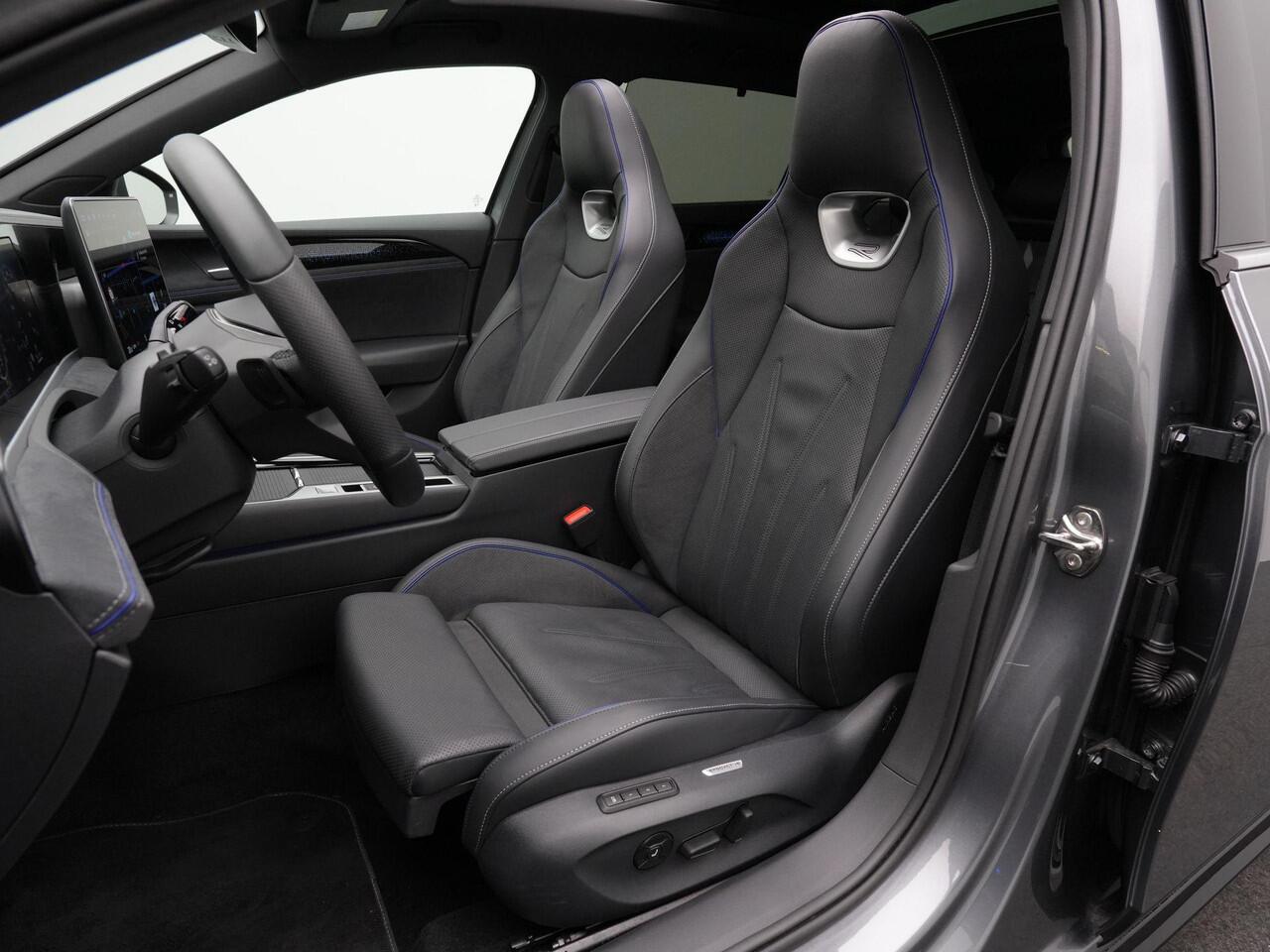 Volkswagen PASSAT Variant 1.5 eHybrid 272 pk DSG R-Line Edition | Panoramdak | Leder | Geheugenstoel-/massagestoelen | Adaptief onderstel | Rondomzicht camera | Stoelventilatie