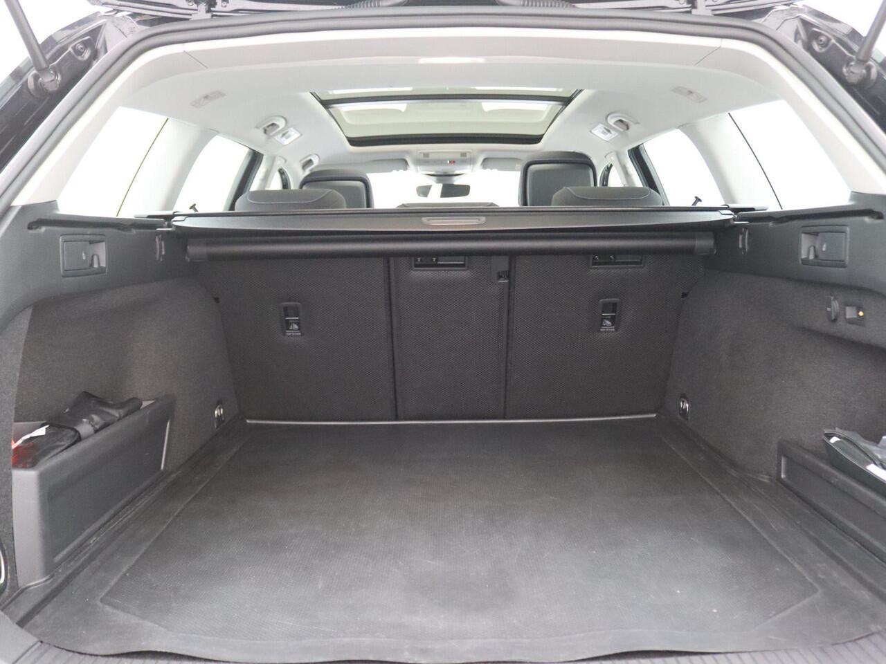 Volkswagen PASSAT Variant 1.4 TSI PHEV GTE Business 218PK DSG SOH 91%, Pano-Schuifdak, Trekhaak, Adaptieve Cruise Control, Achteruitrijcamera, Keyless, Stoelverwarming voor + achter, Virtual Cockpit, Elektr. Achterklep, Stuurwielverwaming, 18" LM Velgen