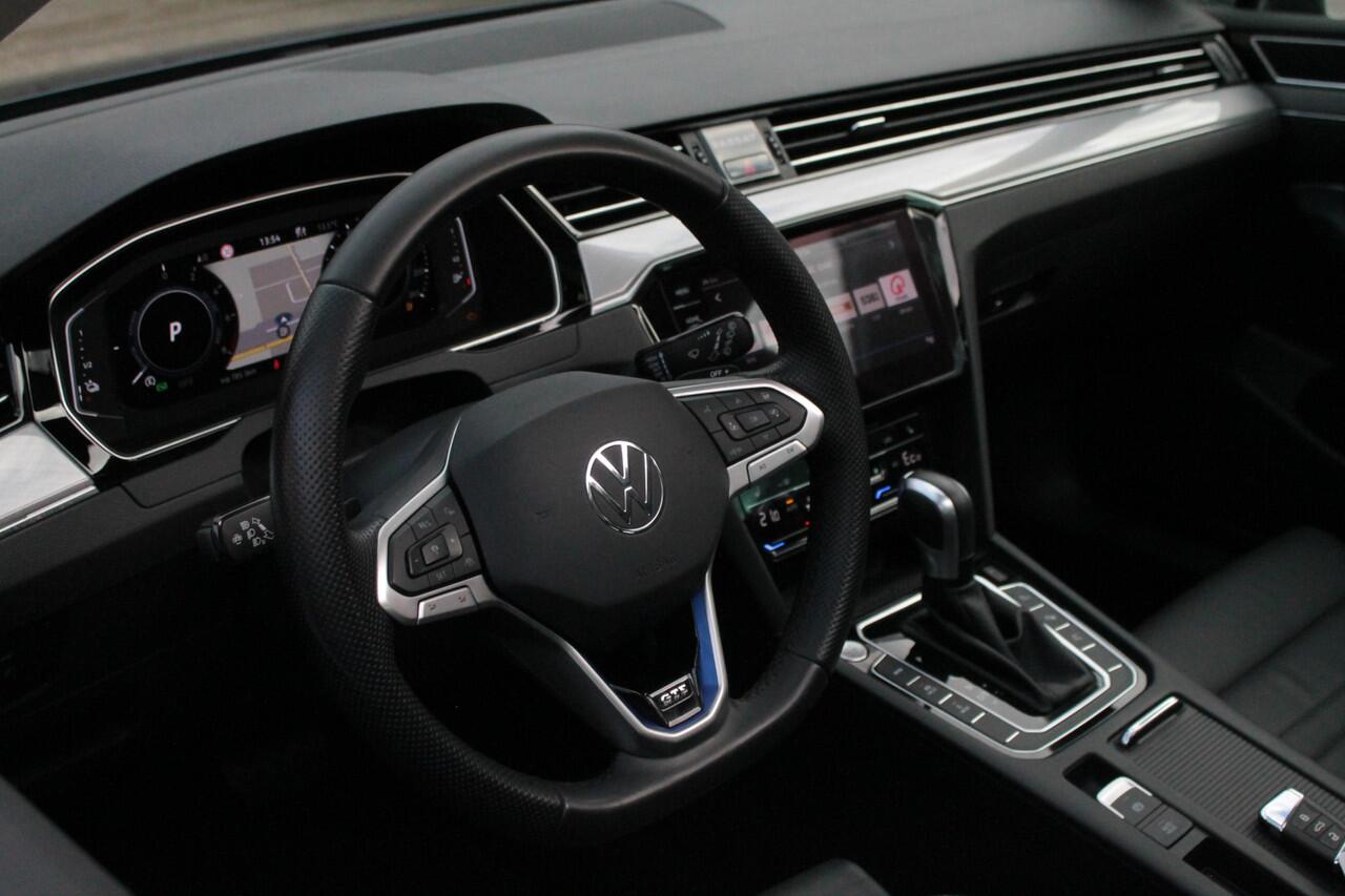 Volkswagen PASSAT Variant 1.4 TSI PHEV GTE | Pano | Camera | ACC