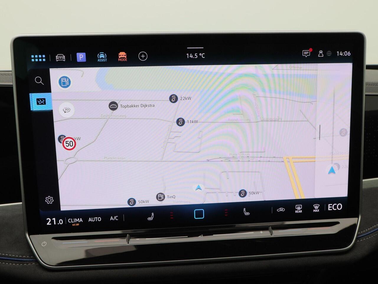 Volkswagen PASSAT Variant 1.5 eHybrid 272 Pk Automaat R-Line Edition | Matrix LED | Panoramadak | Head-Up | Black Style | Trekhaak | 18" | 19.087 Km!!