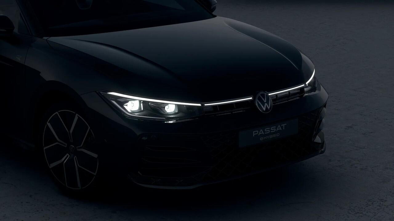 Volkswagen PASSAT Variant 1.5 eHybrid 272 6DSG R-Line Edition Automaat