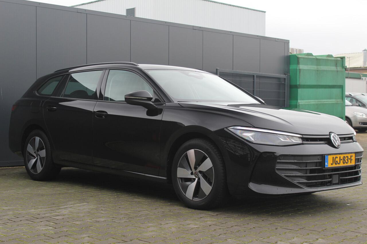 Volkswagen PASSAT Variant 1.5 eTSI 150 pk | Incl. 12 maanden Garantie | Stoel/stuur verwarming | Achteruitrijcamera | Adaptive cruise controle | Dodehoekdetectie | Parkeersensoren V+A | Navigatie | Apple CarPlay/Android Auto | Draadloze telefoonlader | Climate controle | L