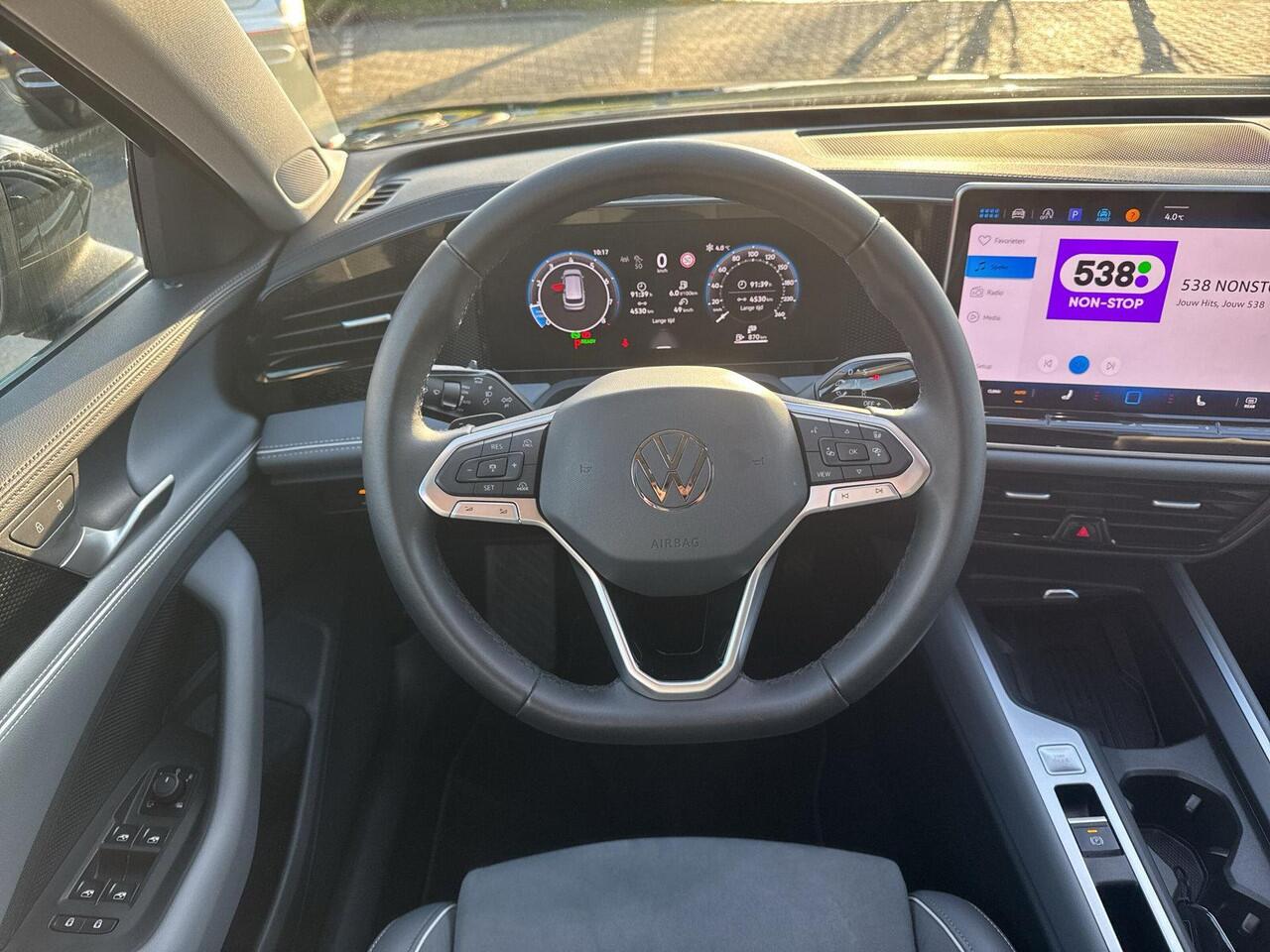 Volkswagen PASSAT Variant 1.5 eTSI Business | 150 pk |Automaat | ERGO Massage 2x | Trekhaak | A-Camera |