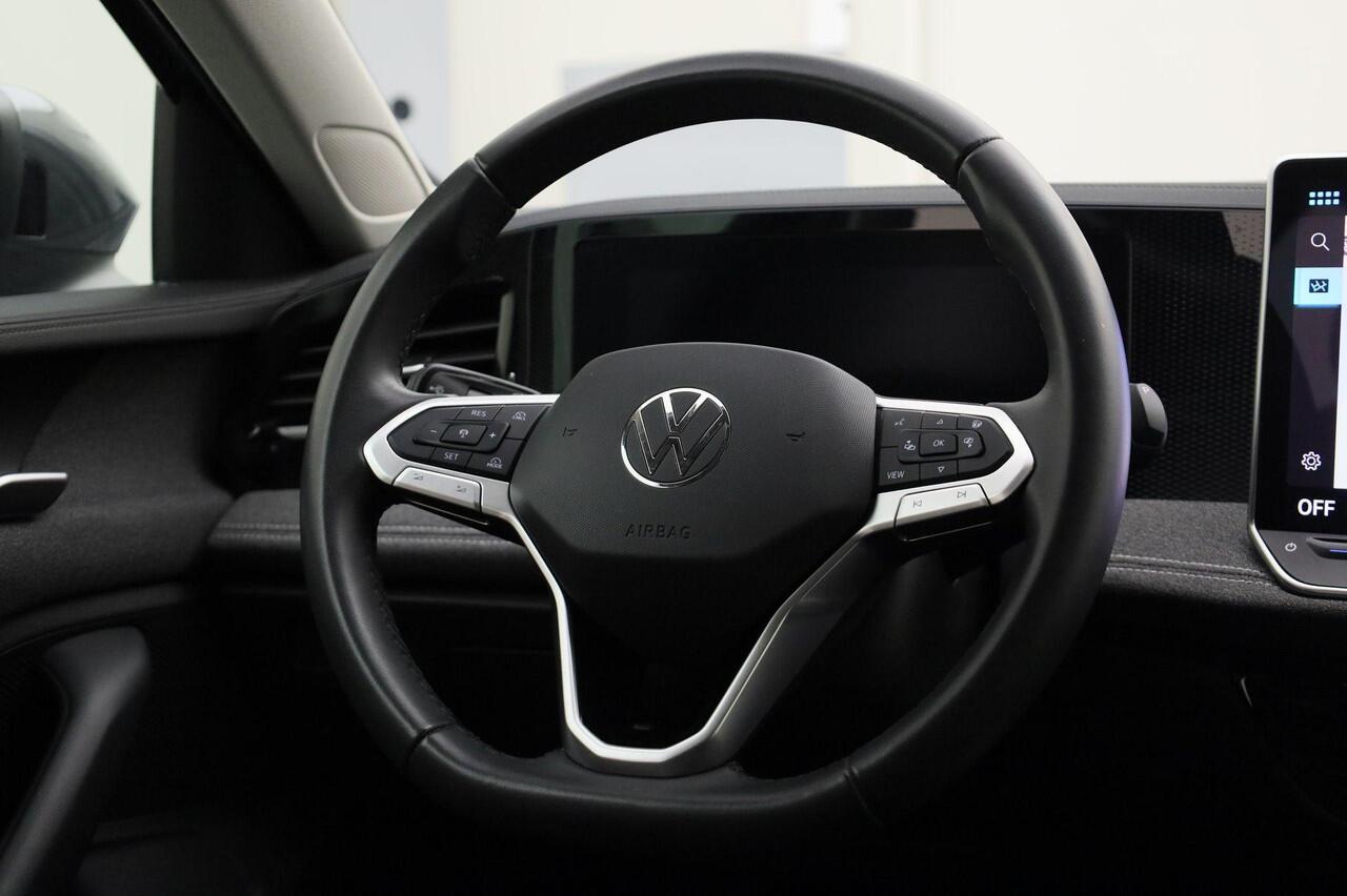 Volkswagen PASSAT Variant 1.5eTSI/150PK DSG · Navigatie · Stoel-& stuurverwarming · Apple/Android · Garantie tot juni 2026