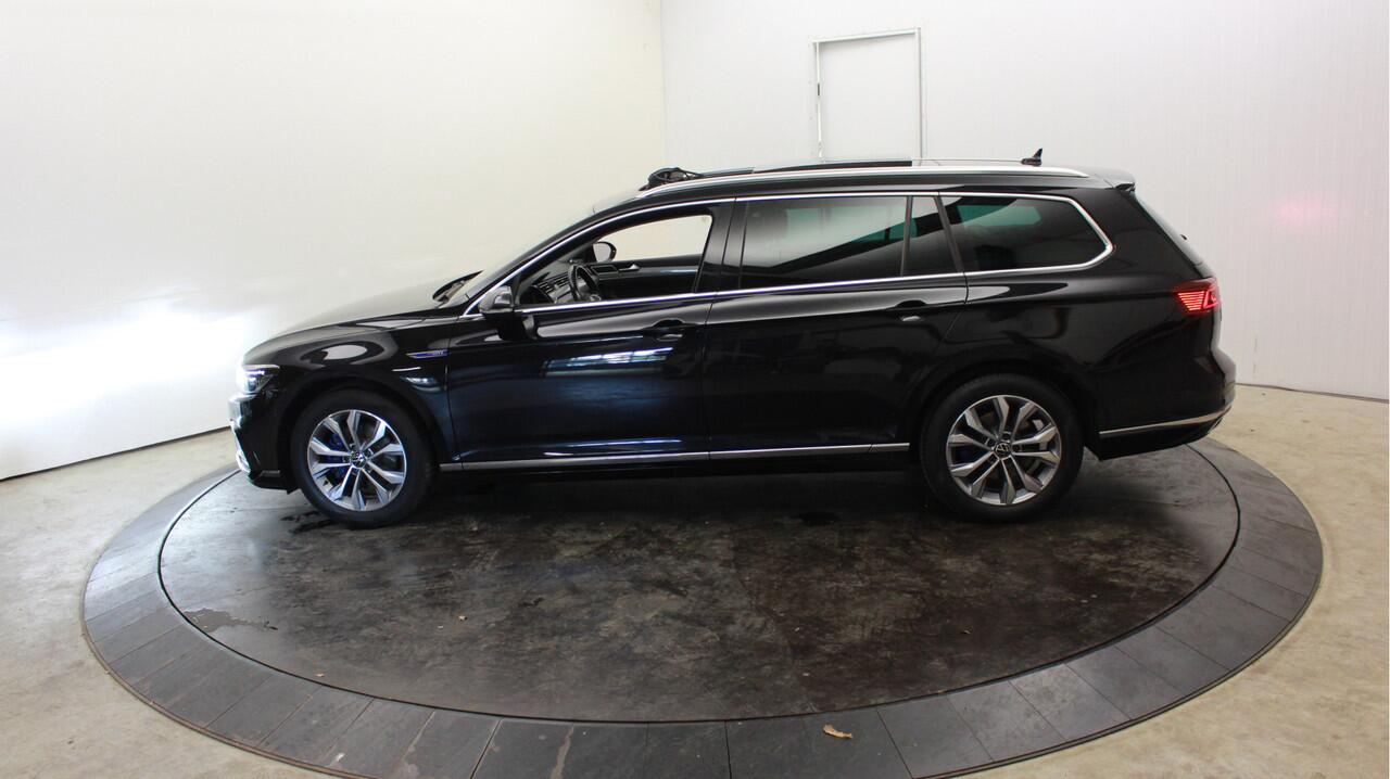 Volkswagen PASSAT PHEV GTE Virtual Disc pr Navi Head-Up elTrekh+aKlep Pano Camera Dodeh Detec