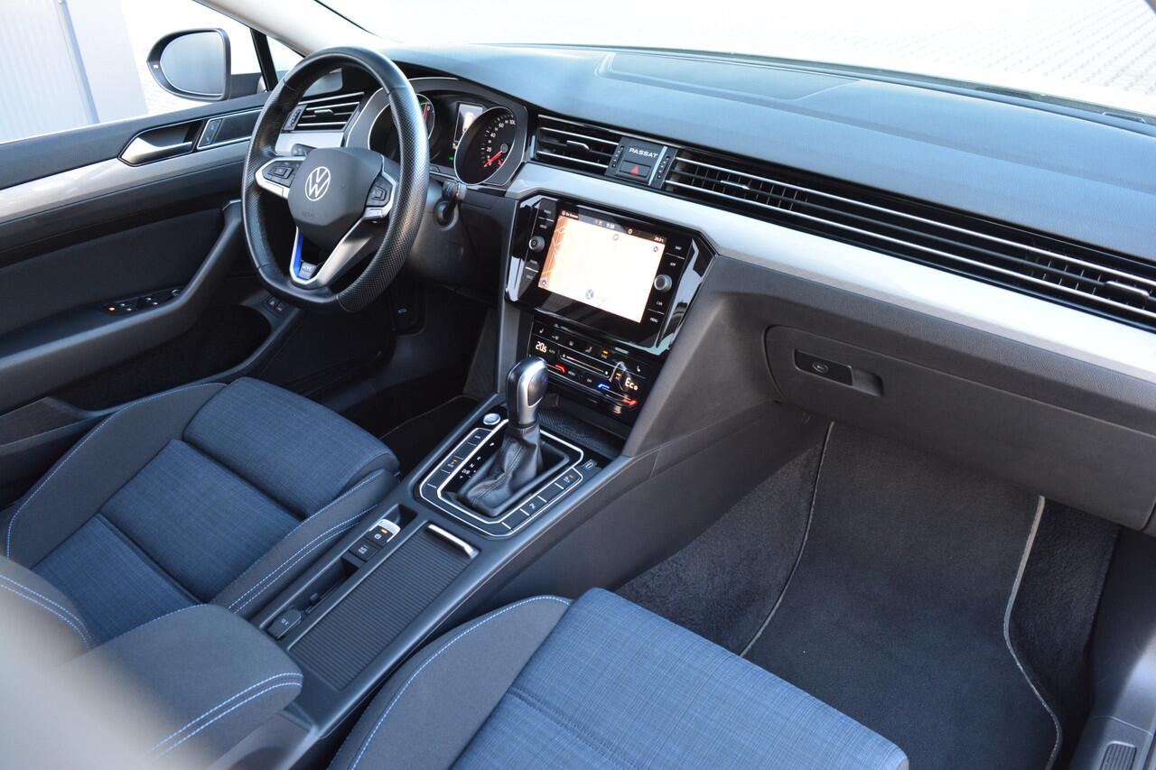 Volkswagen PASSAT Variant 1.4 TSI PHEV GTE Business | ACC | Camera | Winterpakket |