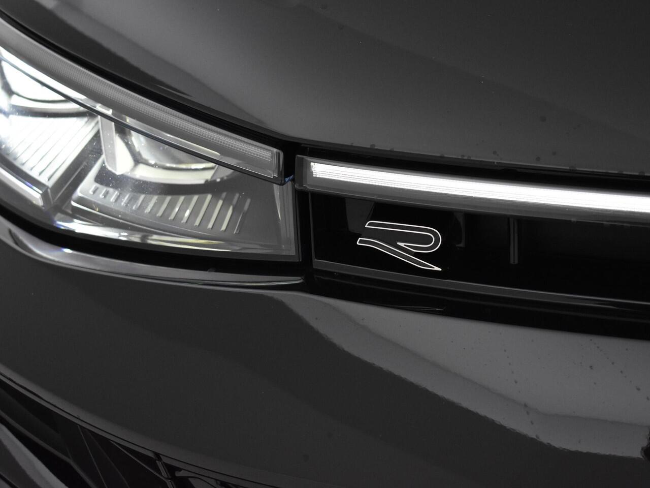 Volkswagen PASSAT Variant 1.5 eHybrid 272pk DSG R-Line Edition · Keyless · Massage · Camera · Elek. trekhaak · Elek. Achterklep · 18'' Inch · TOPDEAL