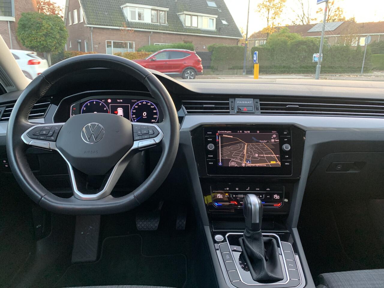 Volkswagen PASSAT Variant 1.5 TSi 150pk ACT Aut., Navi | Camera | Trekhaak