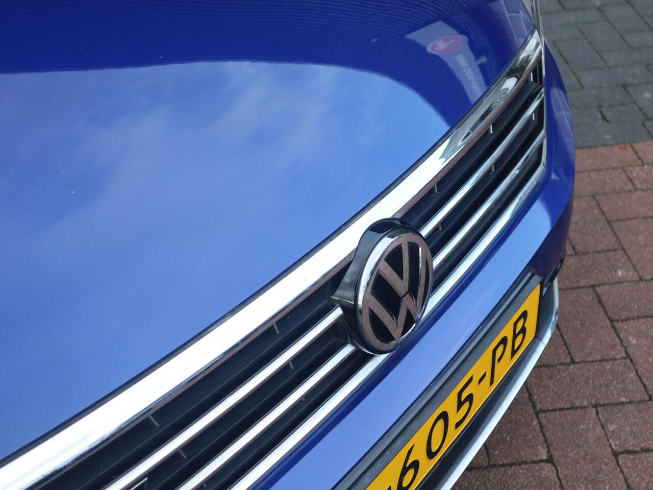 Volkswagen PASSAT 2.0 TSI 4Motion Elegance Business R | 272PK Fabrieks af | NAP | Clima | Adapt. Cruise | Navi | Leder/Alcantara | PDC | LED | Stoelverwarming | Multimedia |