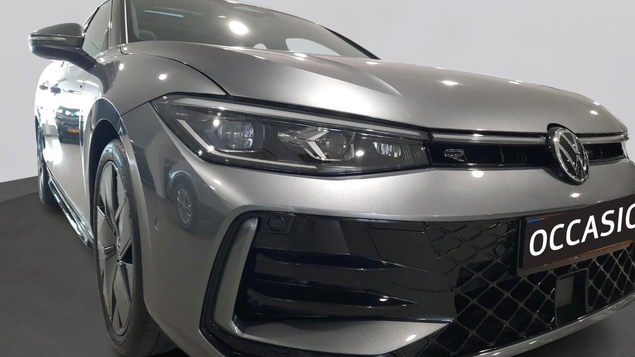 Volkswagen PASSAT Variant 1.5 eTSI R-Line Business | Trekhaak | Panoramadak