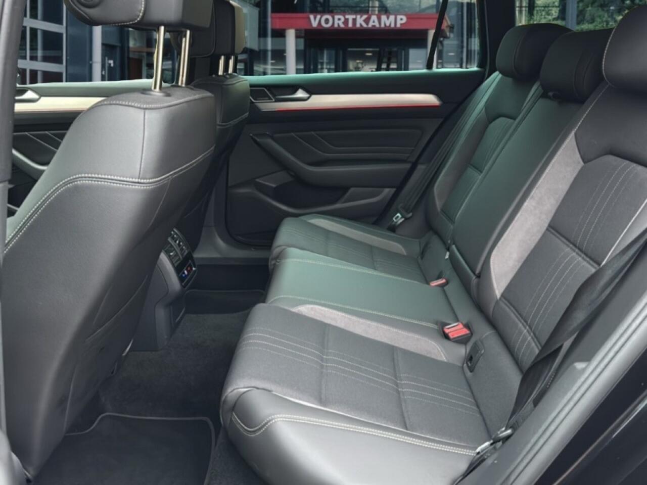 Volkswagen PASSAT 2.0 TDI DSG ALL-TRACK 4MOTION PANO-DAK/TREKHAAK/IQ-LIGHHTS/LEDER