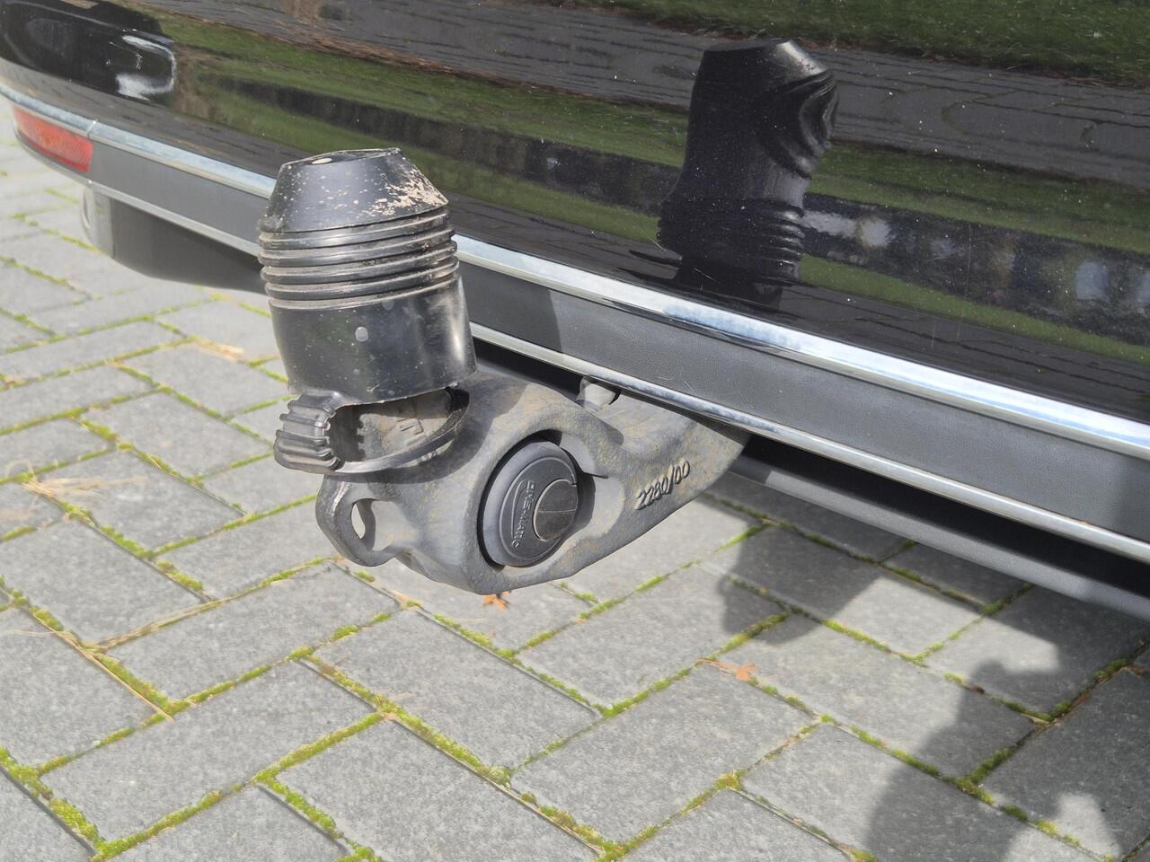 Volkswagen PASSAT Variant 1.4 TSI DSG6 GTE Business Automaat / Dealer onderhouden / Pack Adventure / Trekgewicht 1600 kg / Elektrisch wegklapbare trekhaak / Glazen schuif- en kanteldak / Elektrische achterklep / Achteruitrijcamera / Keyless Entry/Start / Stoelverwarming /