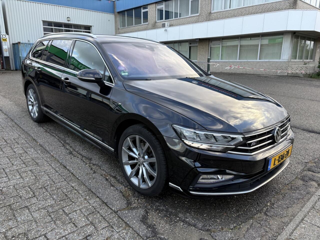 Volkswagen PASSAT 2.0 TSI Elegance Business R-Line DSG