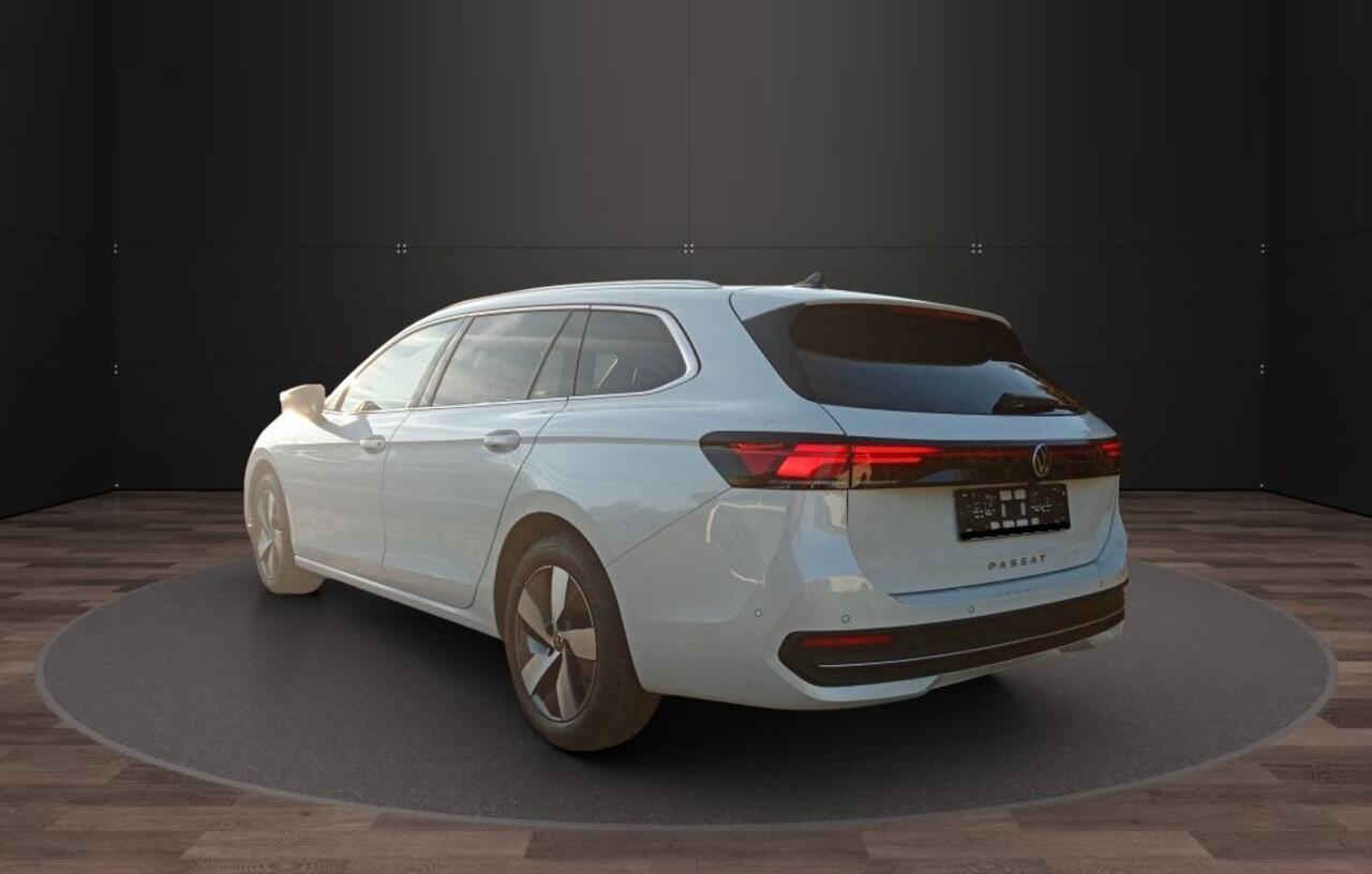 Volkswagen PASSAT Variant 2.0 TDI 150 PK DSG ACC LED 360 Camera Trekhaak Massage