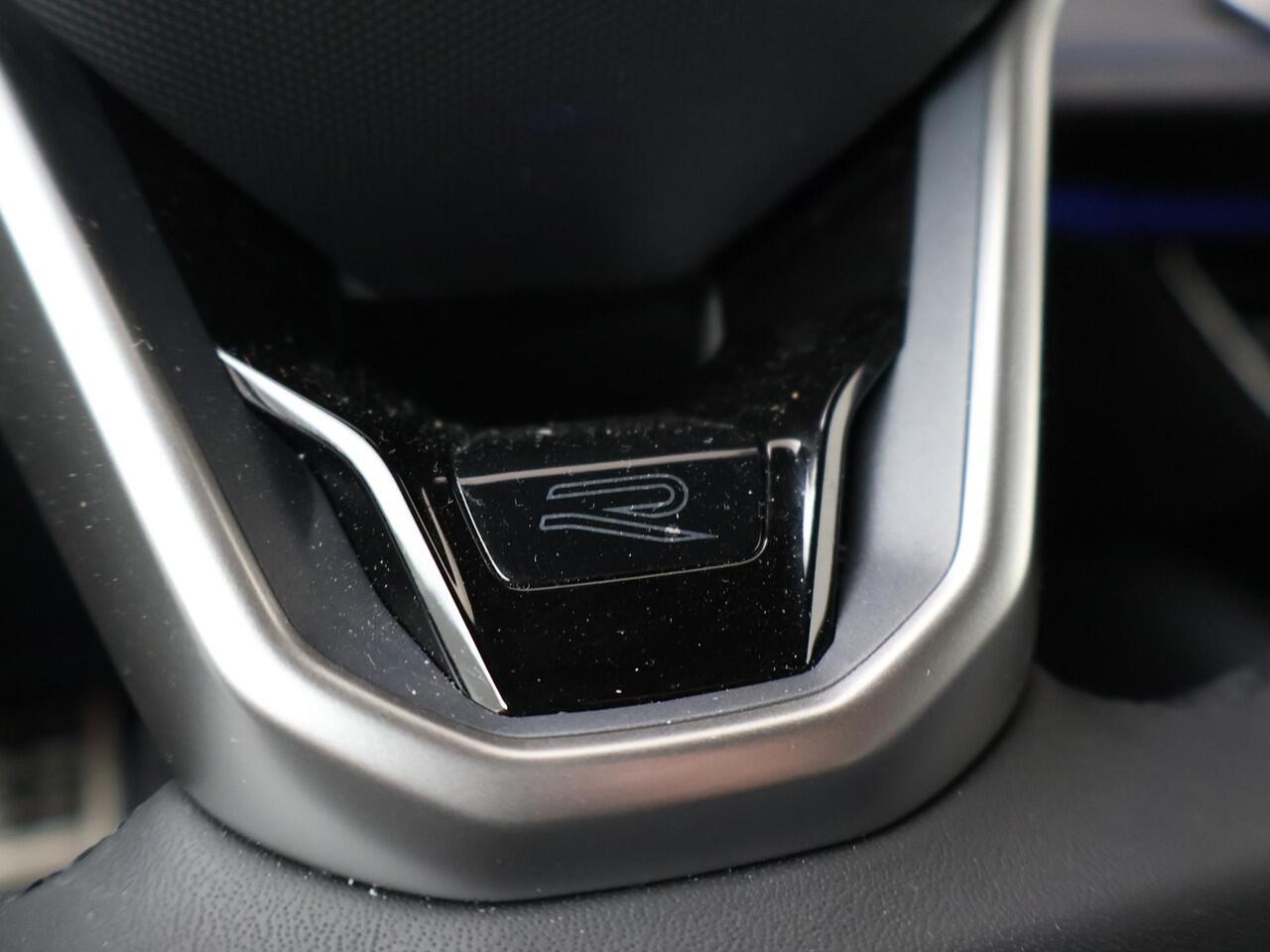 Volkswagen PASSAT Variant 1.5 eHybrid 204pk DSG R-Line Edition | Harman Kardon | Trekhaak met wegklapbare kogel | Travel Assist | Area View 360 graden camera |