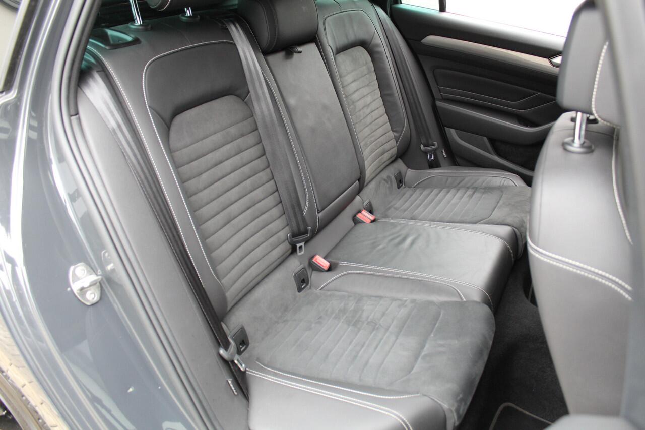 Volkswagen PASSAT Variant GTE PHEV | Black style | Leder | 19 inch | IQ-Light | Virtual cockpit | Rijklaar