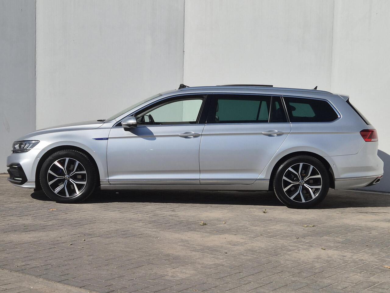 Volkswagen PASSAT Variant 1.4 TSI PHEV GTE Business SOH 94% / Lederen Bekleding / Schuif & Kanteldak / Trekgewicht 1.600 KG / Apple Carplay & Android Auto / 360 Graden Camera / Adaptieve Cruise Control / Stoelverwarming / Dynaudio / Lichtmetalen Velgen / Navigatie / Parkee