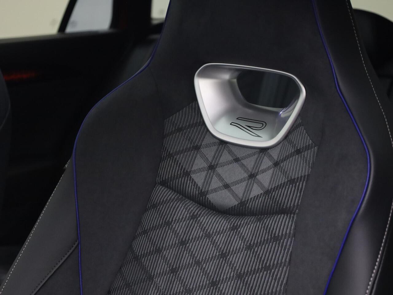 Volkswagen PASSAT 1.5 eTSI 150pk DSG R-Line-Edition · Panoramadak · 360 Camera · Head-Up Display · IQ Light · Harman Kardon Sound · Massagefunctie · Garantie t/m 22-01-2029 of 100.000km · Prijs is incl Inruilbonus . MEGA Sale