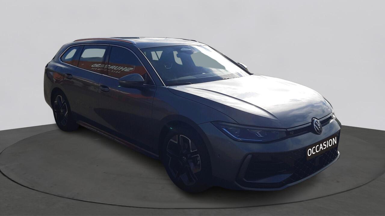 Volkswagen PASSAT Variant 1.5 eTSI R-Line Business | Trekhaak | Panoramadak