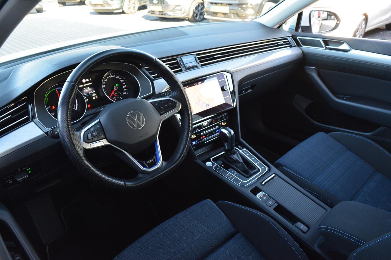 Volkswagen PASSAT Variant 1.4 TSI PHEV GTE Business | ACC | Camera | Winterpakket |