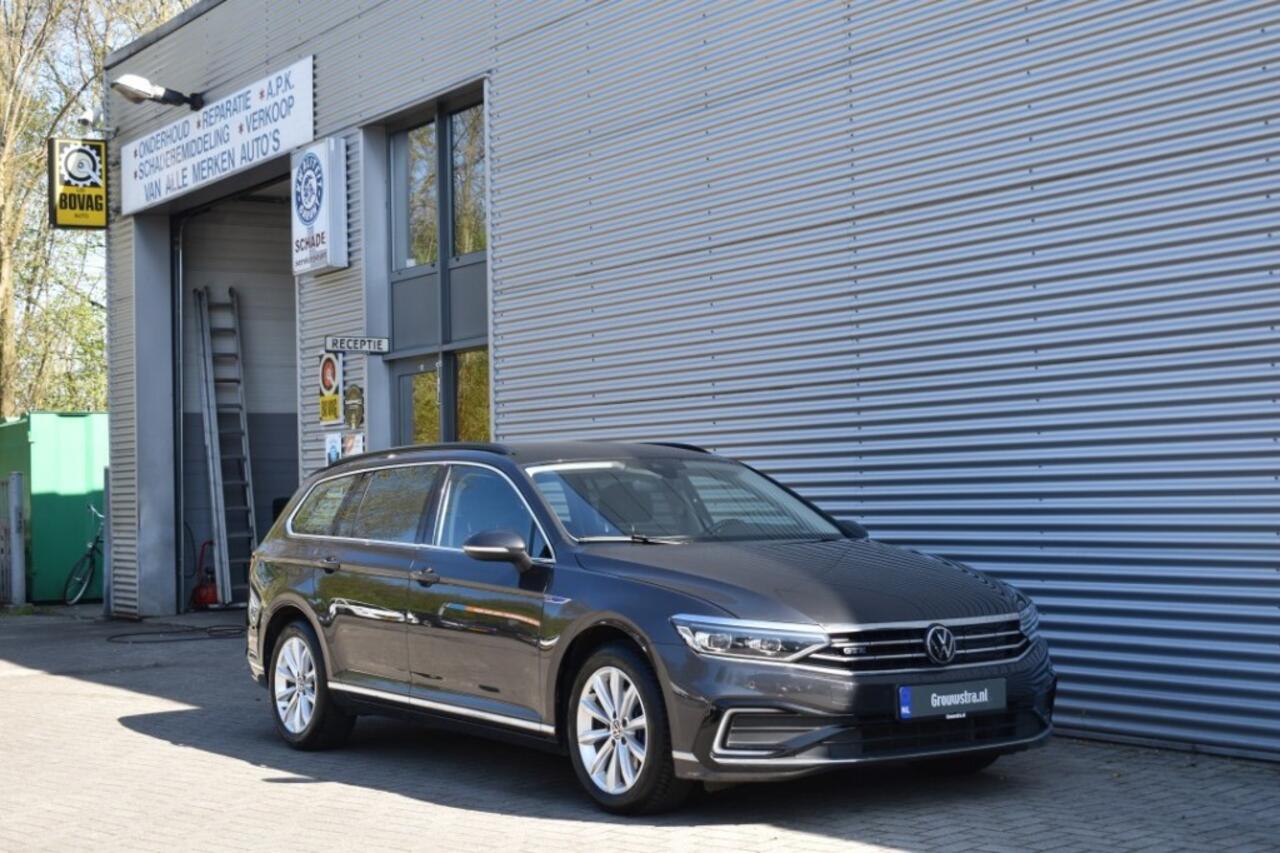 Volkswagen PASSAT 1.4 TSI PHEV GTE / ADAP. CRUISE / P.CAM. / 100% DEALER ONDH.