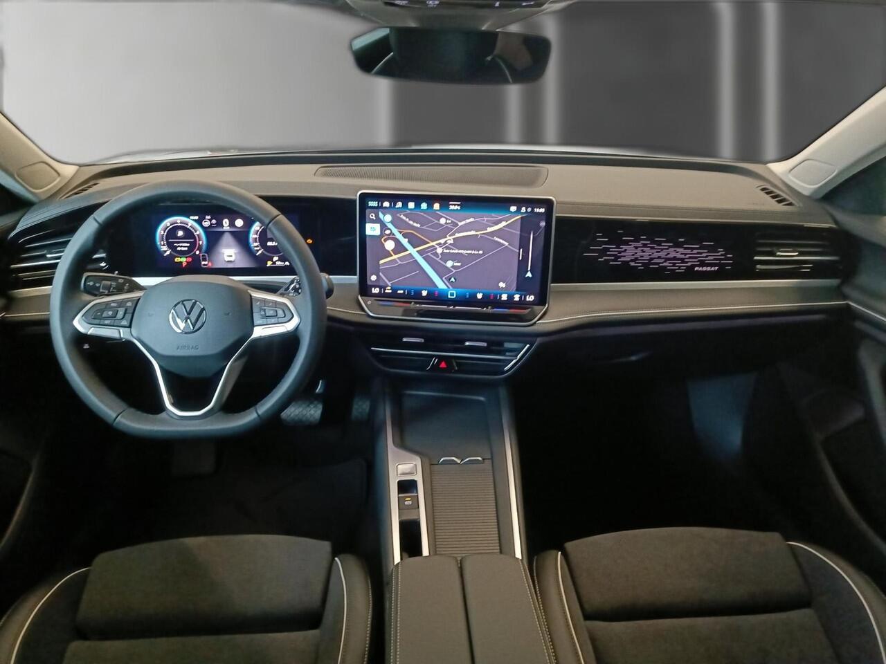 Volkswagen PASSAT Variant 1.5 eTSI Business ACC Massage Trekhaak LED DAB Camera Digital Cockpit PRO