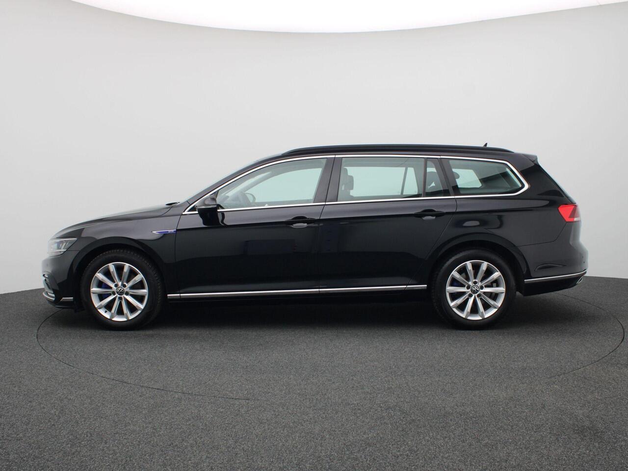 Volkswagen PASSAT Variant 1.4 TSI PHEV GTE Business 218PK DSG Achteruitrijcamera, Adaptieve Cruise Controle, Elektrische Achterklep, Stoelverwarming, Navi, 17" LM Velgen