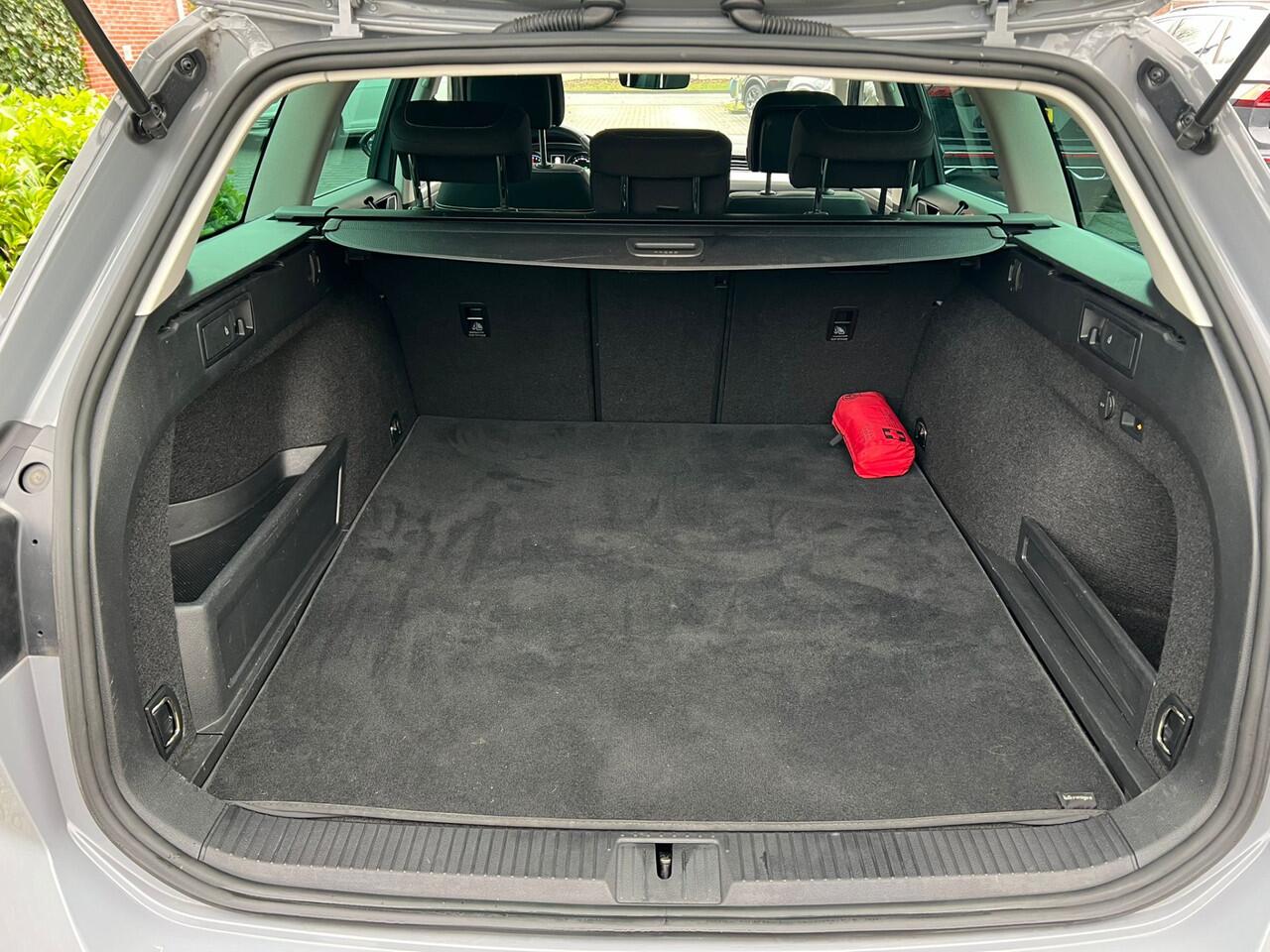 Volkswagen PASSAT Variant 1.4 TSI PHEV GTE trekhaak, navi, cruise, camera