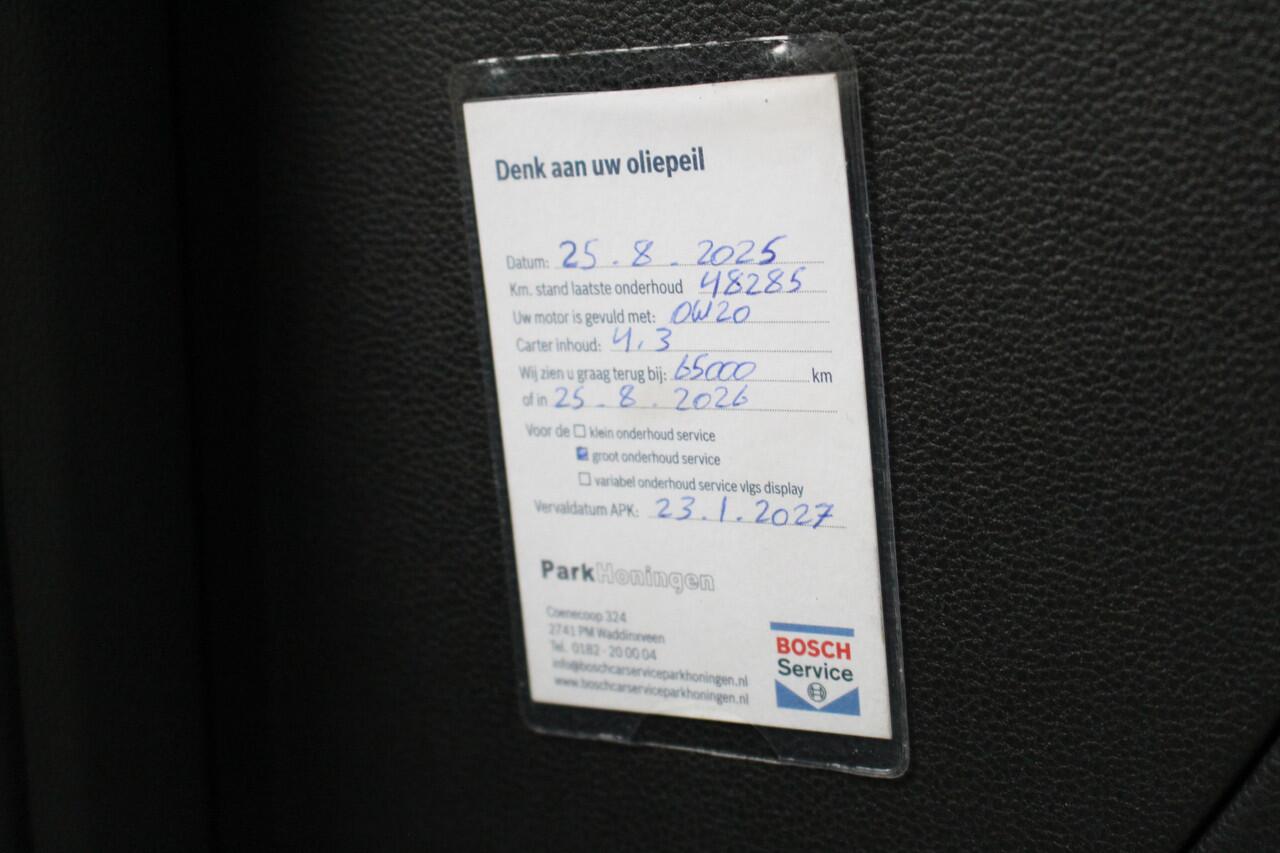 Volkswagen PASSAT Variant 1.5 TSI Business DSG Automaat Navigatie | Climate Control | Parkeersensoren | Lichtmetalen velgen