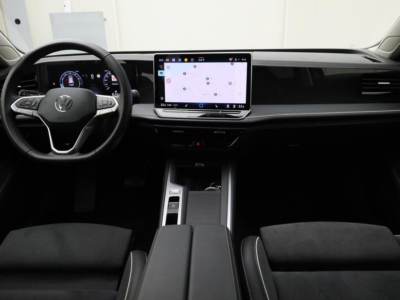 Volkswagen PASSAT Variant 1.5eTSI/150PK DSG Business · Camera · Navigatie · Apple/Android Car Play · Trekhaak · Garantie tot februari 2027