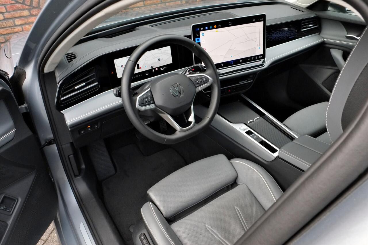 Volkswagen PASSAT Variant 1.5 eHybrid Elegance Business Trekhaak, Panoramadak, Achteruitrijcamera