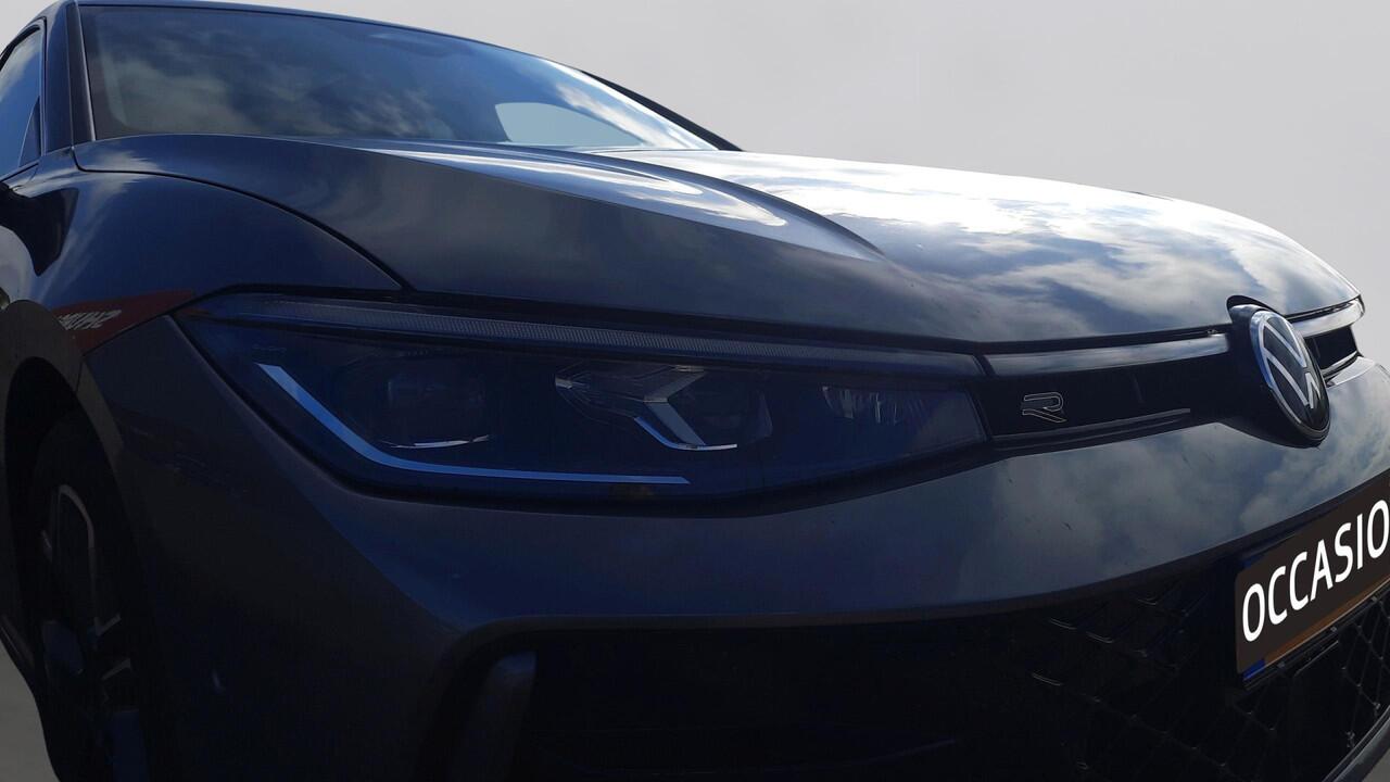 Volkswagen PASSAT Variant 1.5 eTSI R-Line Business | Trekhaak | Panoramadak