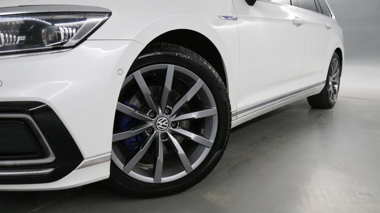 Volkswagen PASSAT Variant GTE 1.4 TSI eHybrid 218pk PHEV Business / Panoramadak / Massage / DYNAUDIO