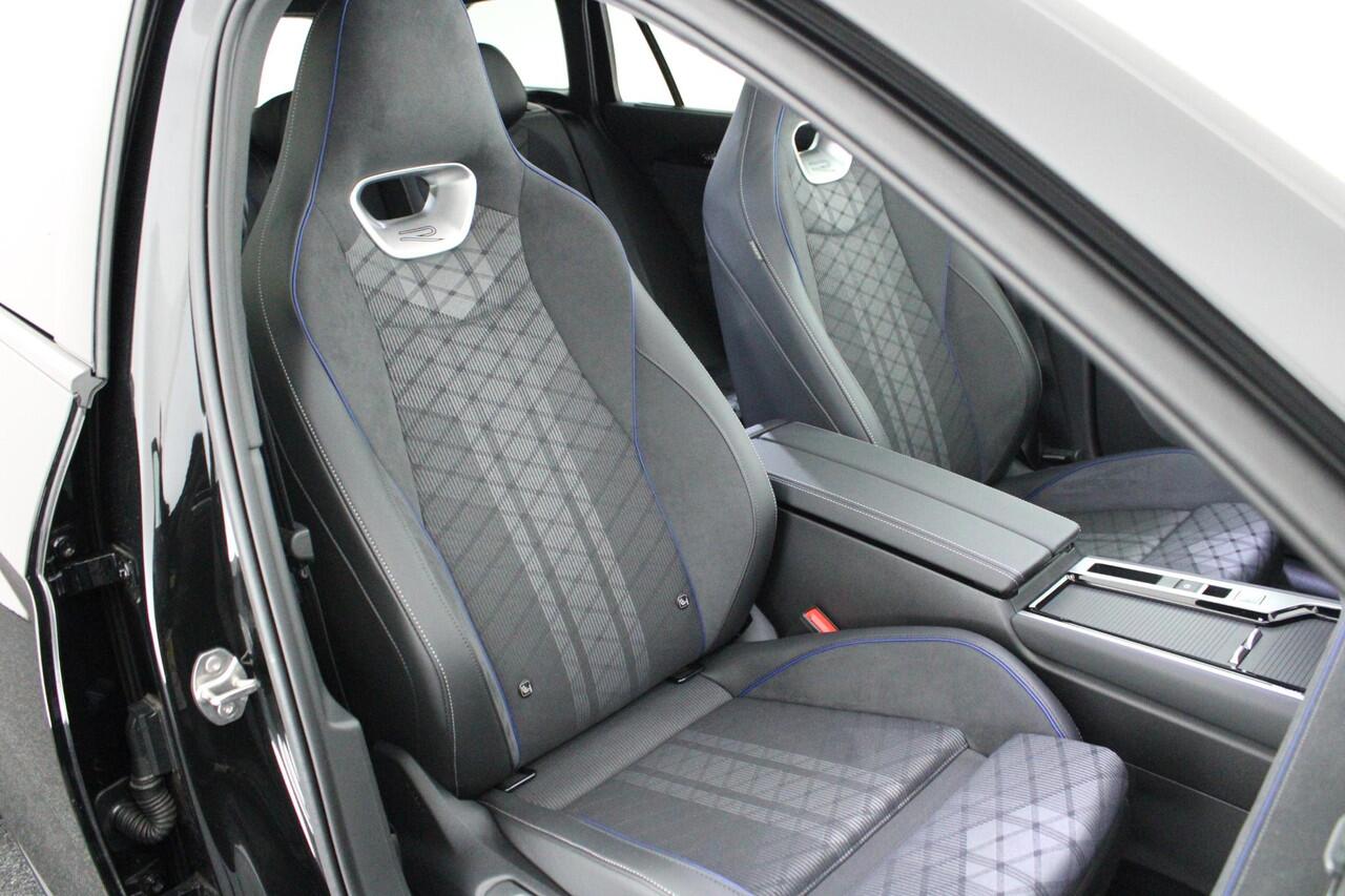 Volkswagen PASSAT Variant 1.5 272pk eHybrid R-Line Edition Black Style Trekhaak 360Camera harman/kardon Massage Navigatie Panoramadak