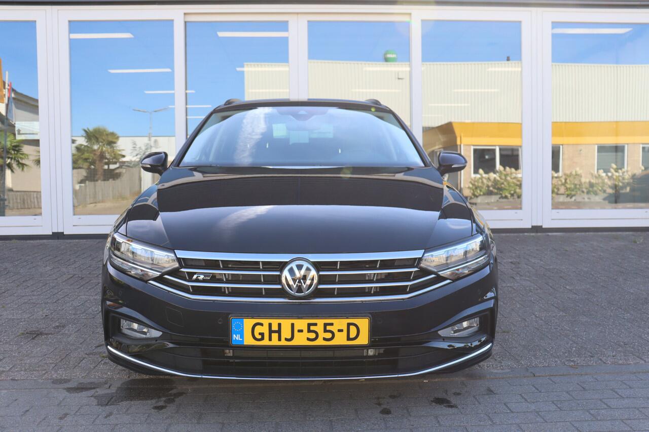 Volkswagen PASSAT Variant 1.5 TSI R-Line Business, Cruise Control, Automaat, Apple Carplay, Climate Control, PDC V+A, Navigatie, Trekhaak Inklapbaar, Prijs Is Rijklaar Inclusief 6 Maanden Garantie