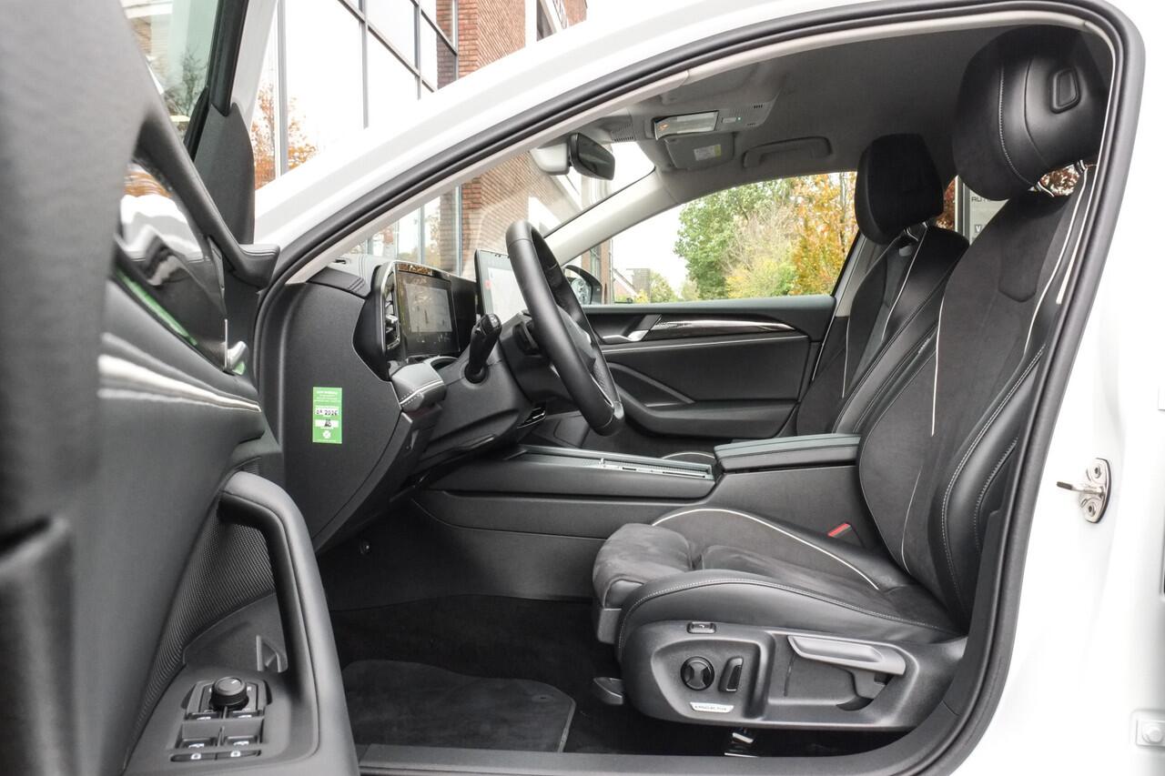 Volkswagen PASSAT Variant 1.5 eHybrid Elegance Business Trekhaak, Headup display, 360° Camera