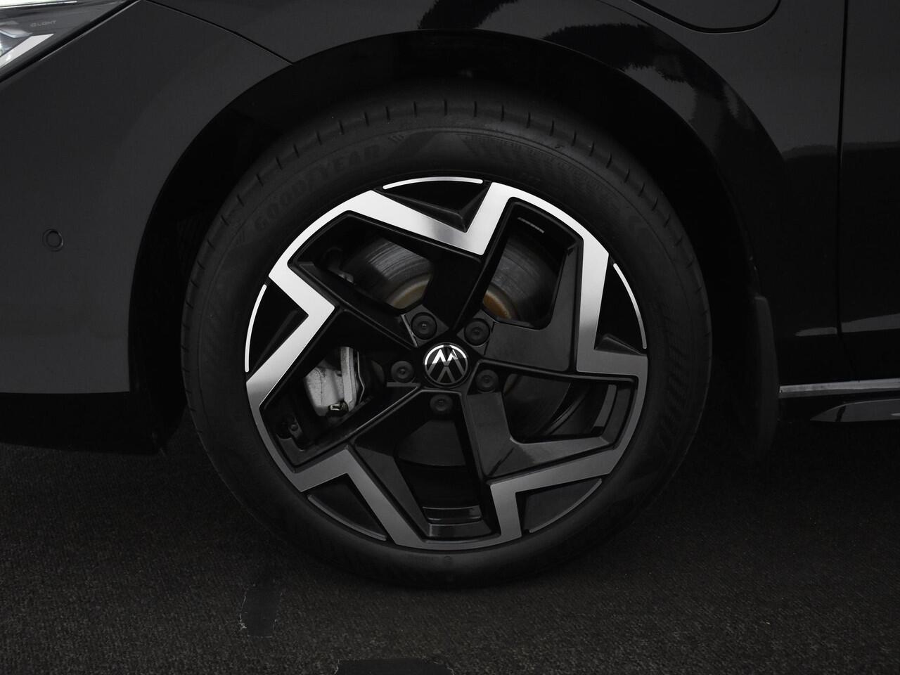 Volkswagen PASSAT Variant 1.5 eHybrid 272pk PHEV DSG R-Line Edition · Trekhaak wegklapbaar · Keyless · Massage · Camera · Elek. Achterklep · 18'' Inch · TOPDEAL