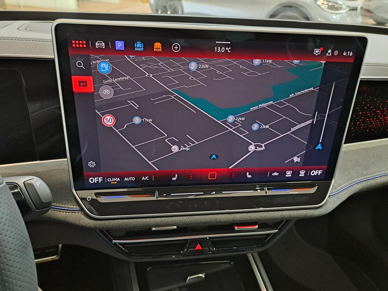 Volkswagen PASSAT Variant R-Line Edition 1.5 eHybrid 204 pk 6 versn. DSG · Multimedia pakket plus · High-end geluidsysteem 'Harman Kardon' · Prijs incl. inruilpremie · MEGA Sale