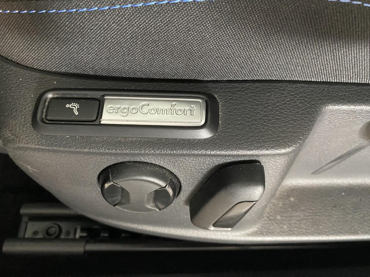 Volkswagen PASSAT Variant 1.4 TSI PHEV GTE Business Panodak/ Trekhaak / apple carplay / adaptive cruise / Navigatie / Massage stoel