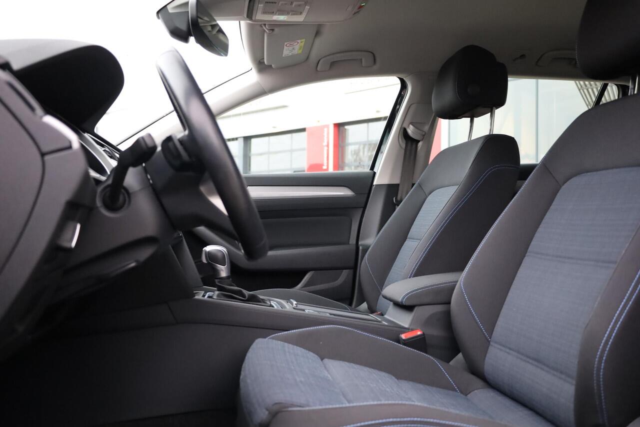 Volkswagen PASSAT 1.4 TSI PHEV GTE Business PL ¤562 p/m* 156PK / 115kW wegklapbare trekhaak achteruitrijcamera navigatie stoelverwarming ergo stoel draadloos carplay en laden 3 zone climatronic parkeersensoren led verlichting 220 volt aansluiting