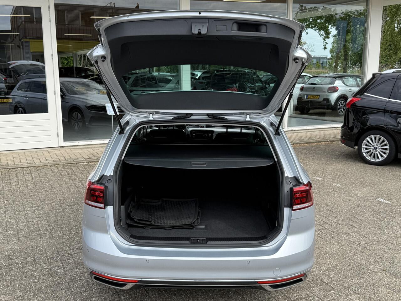 Volkswagen PASSAT Variant 1.4 TSI PHEV GTE Business LED | Massagestoel | DAB | Apple Carplay | Adapt. Cruise | PDC v+a incl. Camera | Stoelverwarming