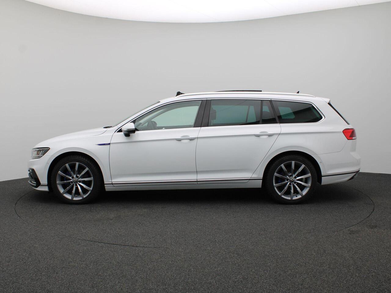 Volkswagen PASSAT Variant 1.4 TSI PHEV GTE Business 218PK DSG 360gr. Camera, Elektr. Achterklep, Digital Cockpit, Stoelverwarming, Keyless, 18" LM Velgen, Pano-Schuifdak, Adaptive cruise control