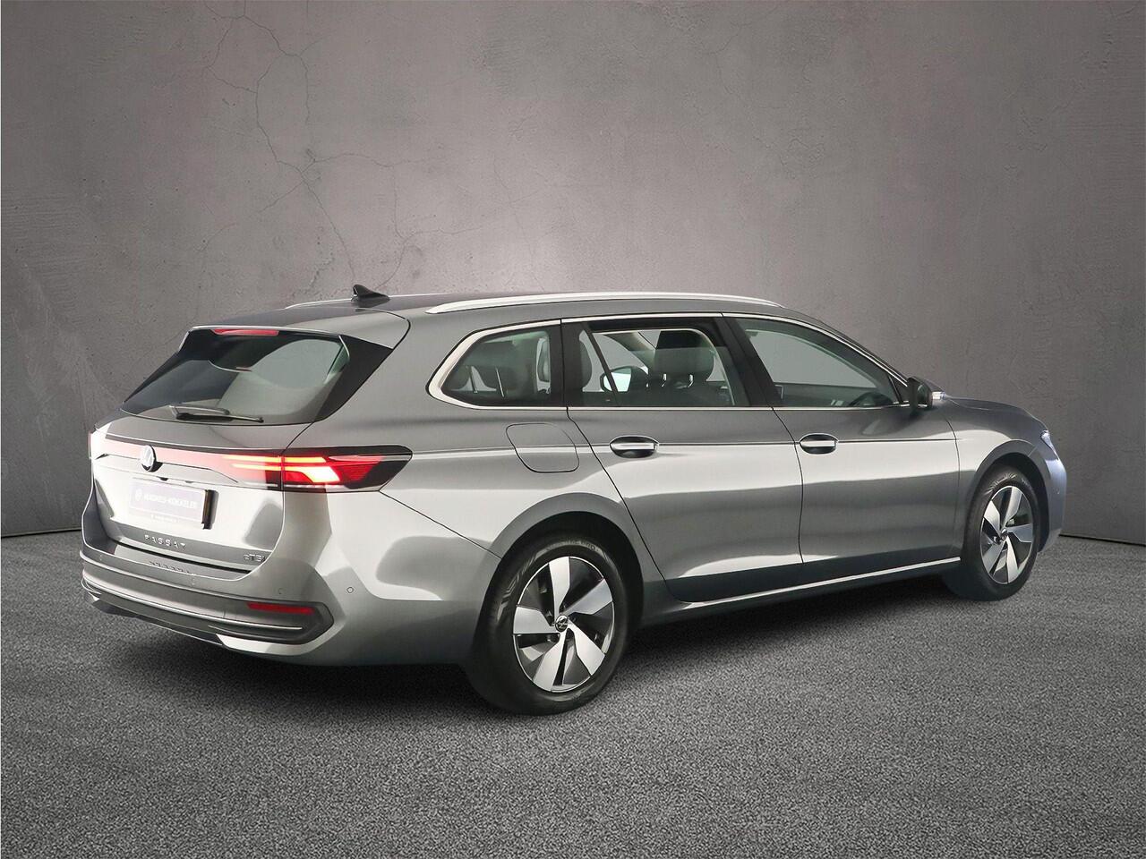 Volkswagen PASSAT Variant Business 1.5 eTSI 150pk DSG Automaat Trekhaak, Adaptive cruise control, Navigatie, Achteruitrijcamera, LED koplampen, Parkeersensoren