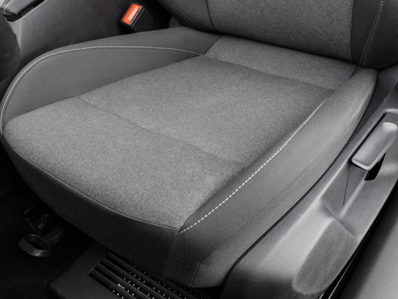 Volkswagen PASSAT Variant 1.5 eTSI 150pk DSG · Stoel-& stuurverwarming · Apple/Android Car Play · ACC · Side Assist · Verkeersbord Detectie · Garantie t/m 12-06-2026